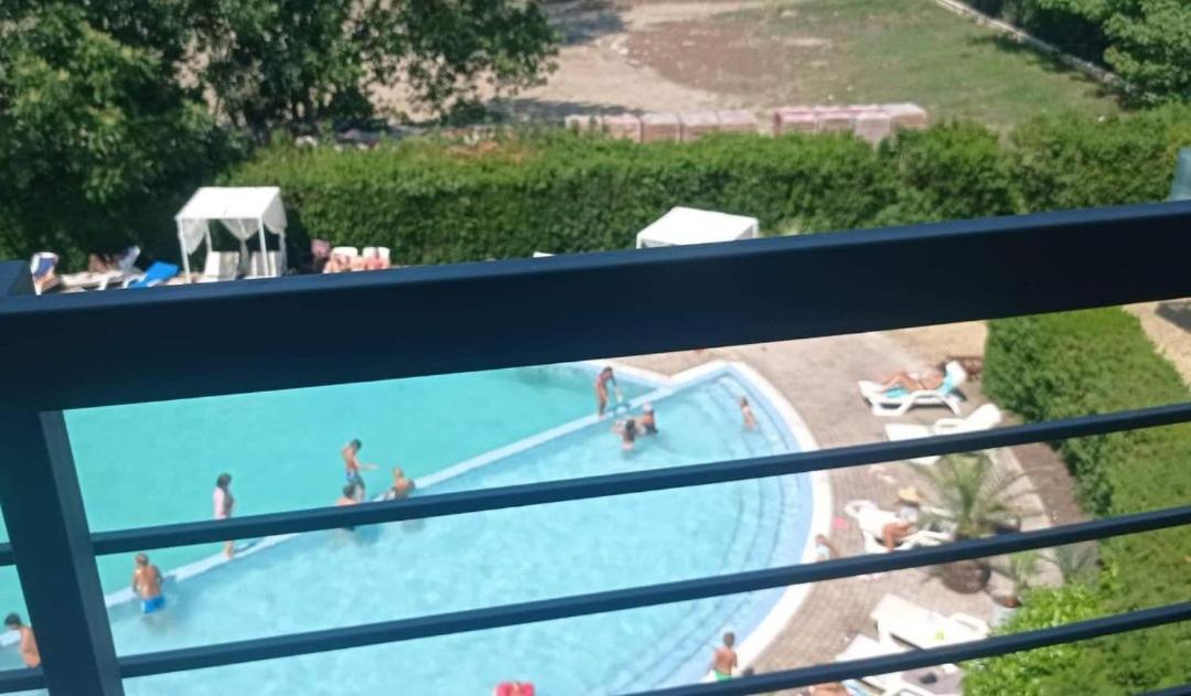 Modern 2 Bedroom Apartment In Top Location In Sunny Beach Just 150 Meters From Casino Platinum Exterior foto